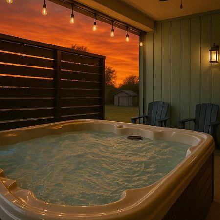 Modern Pigeon Forge Gem Near Dollywood, Gatlinburg & Smokies - 2 Mins To Pkwy & Strip, Hot Tub, Fire Pit, Cable, Hi-Speed Wifi Villa Екстериор снимка