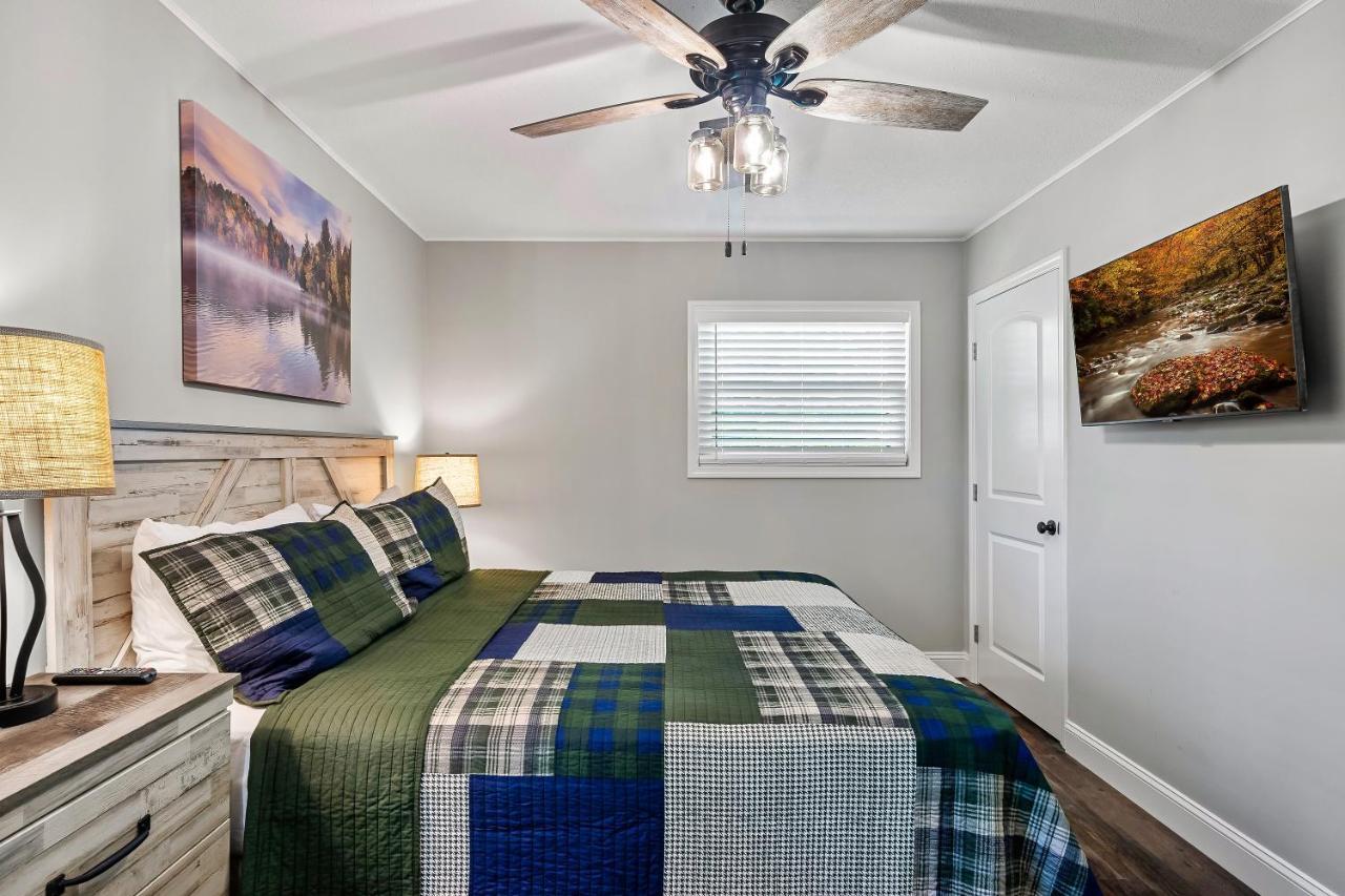 Modern Pigeon Forge Gem Near Dollywood, Gatlinburg & Smokies - 2 Mins To Pkwy & Strip, Hot Tub, Fire Pit, Cable, Hi-Speed Wifi Villa Екстериор снимка